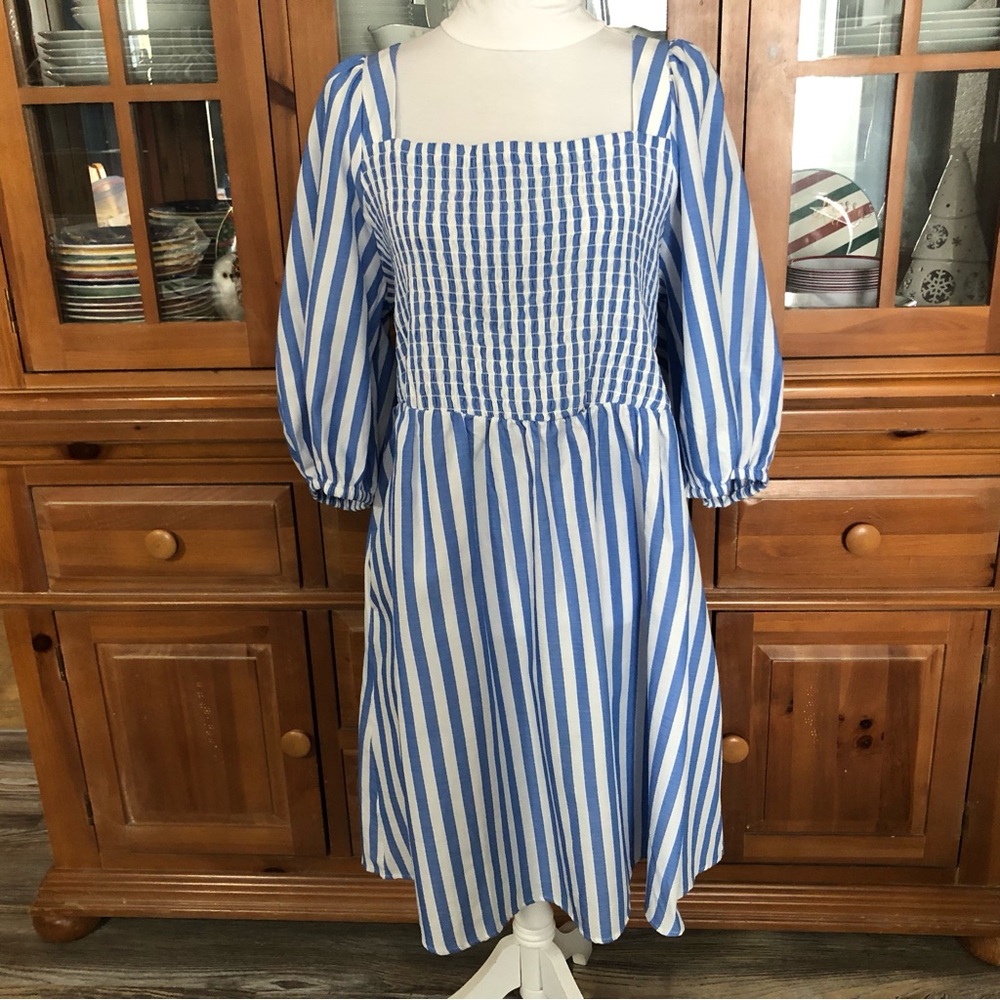 👗NWT Ava & Vic Smocked Square-Neck Dress - Picture 2 of 7